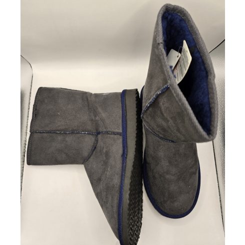 Reserved bélelt mamusz csizma