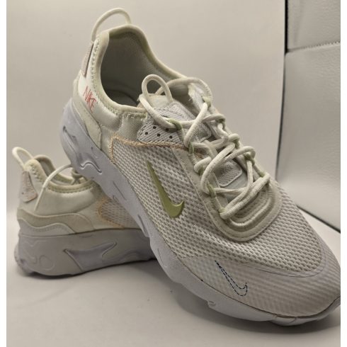 Nike React Live Sneaker
