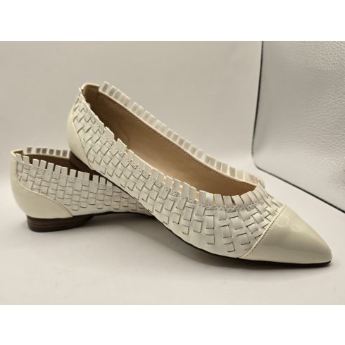 Bata Krém Színű Lakkbőr Balerina